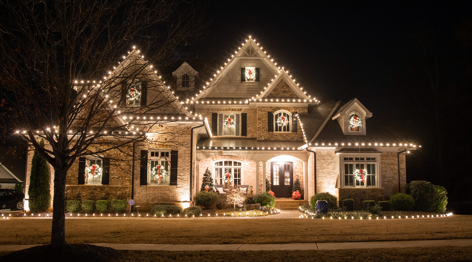 Outdoor Christmas Decorations | Holiday Decorating Company Covington ...