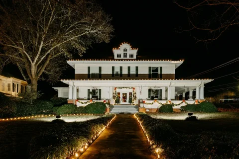 Christmas-Decor-Residential-02